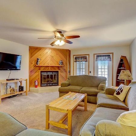 Brown Family Condo For Families Golf Trips And Girls Getaways ウィスコンシン デルズ エクステリア 写真