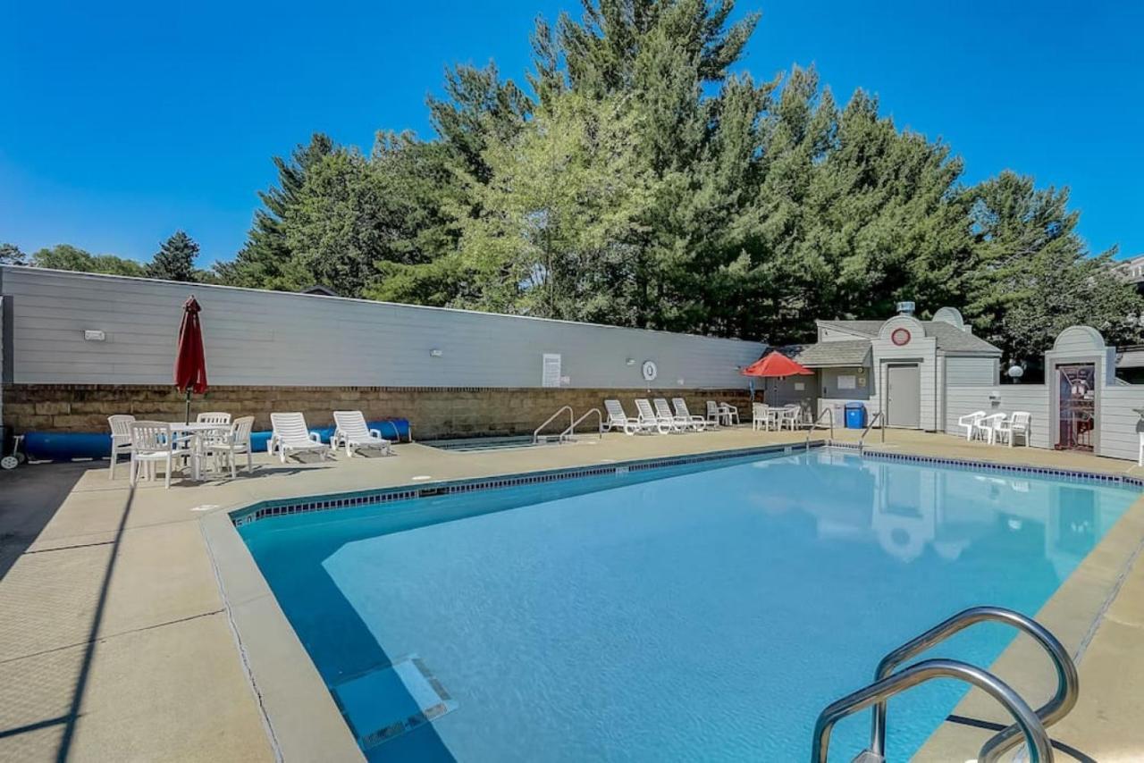 Brown Family Condo For Families Golf Trips And Girls Getaways ウィスコンシン デルズ エクステリア 写真