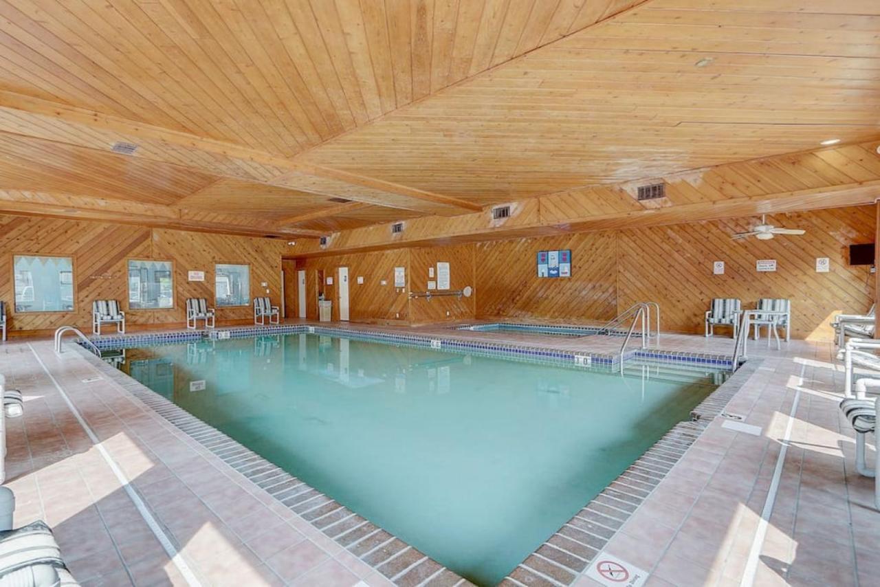 Brown Family Condo For Families Golf Trips And Girls Getaways ウィスコンシン デルズ エクステリア 写真