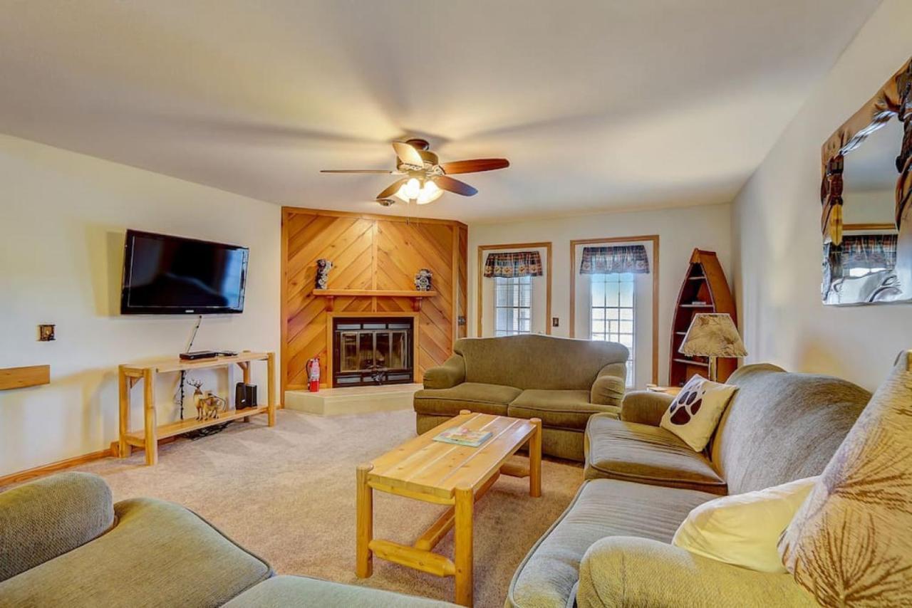 Brown Family Condo For Families Golf Trips And Girls Getaways ウィスコンシン デルズ エクステリア 写真