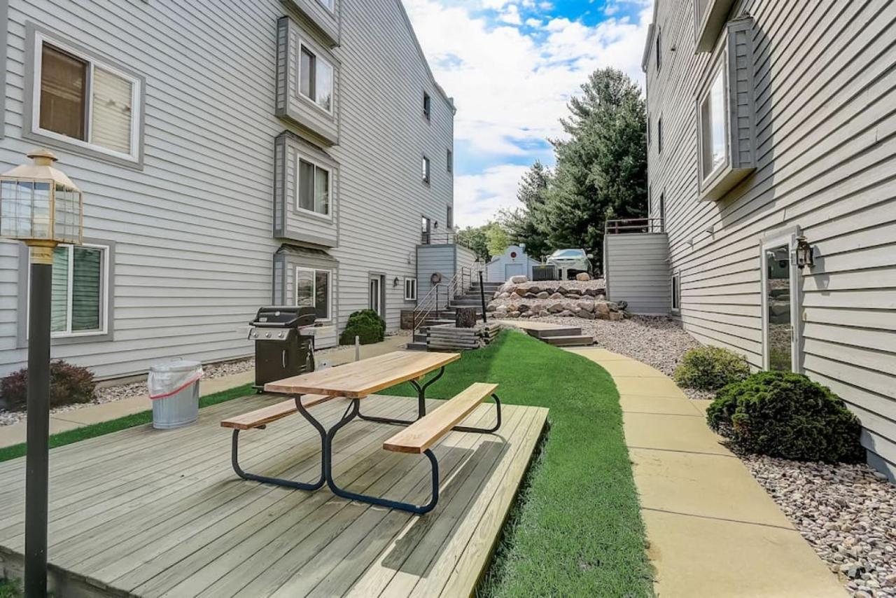 Brown Family Condo For Families Golf Trips And Girls Getaways ウィスコンシン デルズ エクステリア 写真